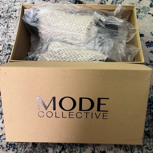 🔥SALE🔥NIB Mode Collective Sandstorm Slides in natural/black (Size 39) - Picture 2 of 5